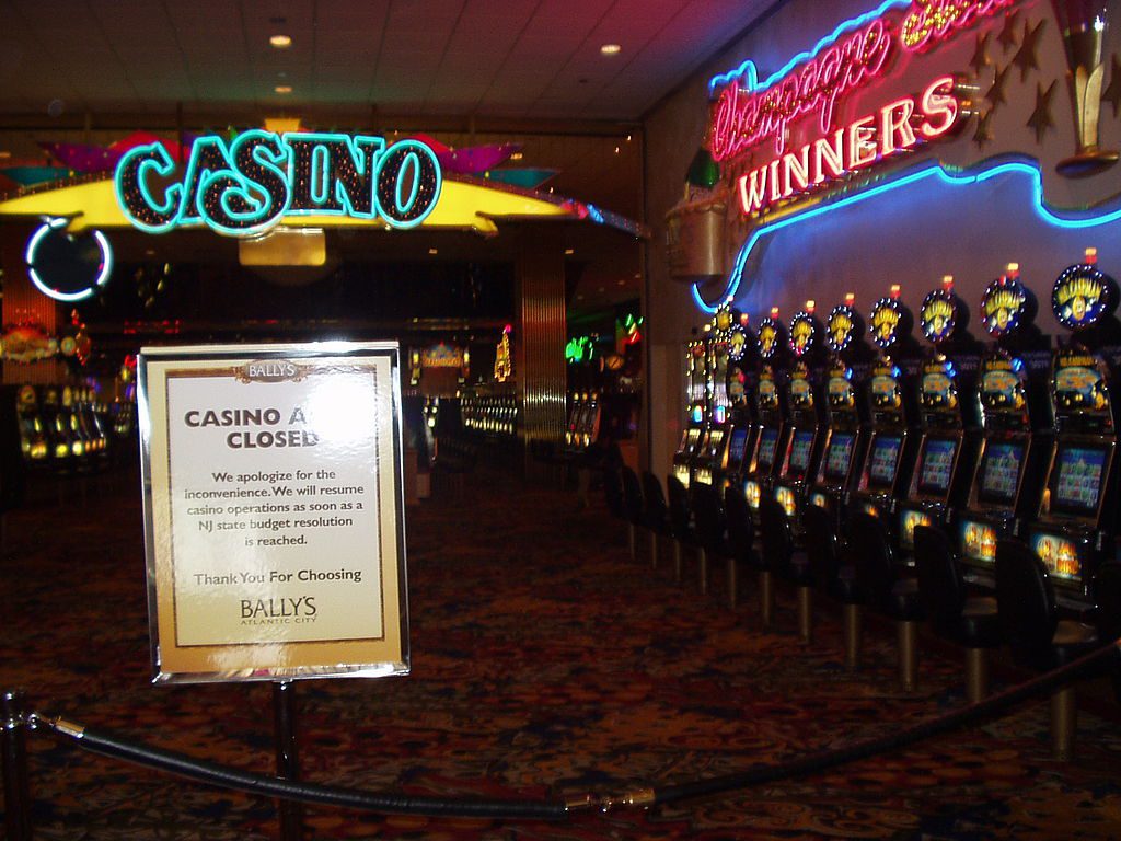 【10 kinds of people who are not suitable for playing online casino games】