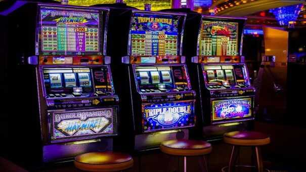 What casino games are available at Efbet?