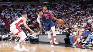 Wynn Macau Casino Hotel 5 2022 Playoffs 76ers VS. Heat, it's a seven-on-nine war