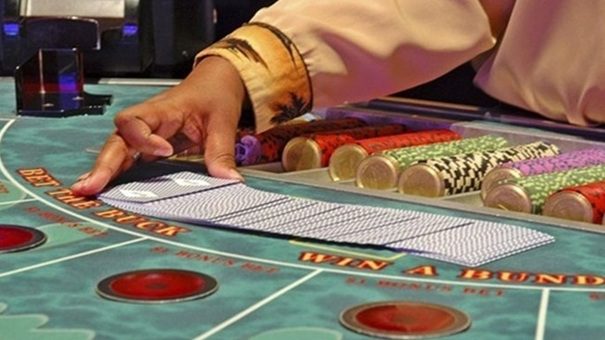 Should you always bet on the banker when playing baccarat in casinos?