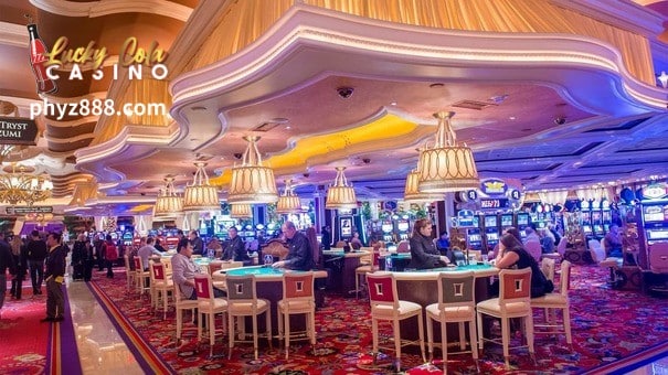 Ang 7 Pinakamahusay na Poker Room sa Las Vegas 1 Karamihan sa mga tao ay pumupunta dito para sa isang bagay lamang: upang maglaro ng poker. Sila ay mga poker pilgrim, at ang mga poker room ng Las Vegas ay ang pinakahuling pakikipagsapalaran.